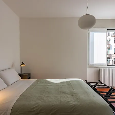 Apartment Daniele Flat - Free Wi-fi & M4 Metro Mi Milan