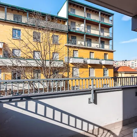 Daniele Flat - Free Wi-fi & M4 Metro Mi Apartment *